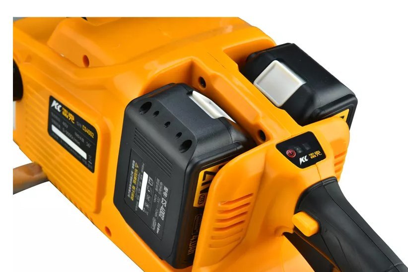 Lithium Battery Chainsaw CS4002 - Image 4